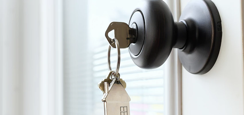 Bifold Door Knob Replacement in Hayward, California