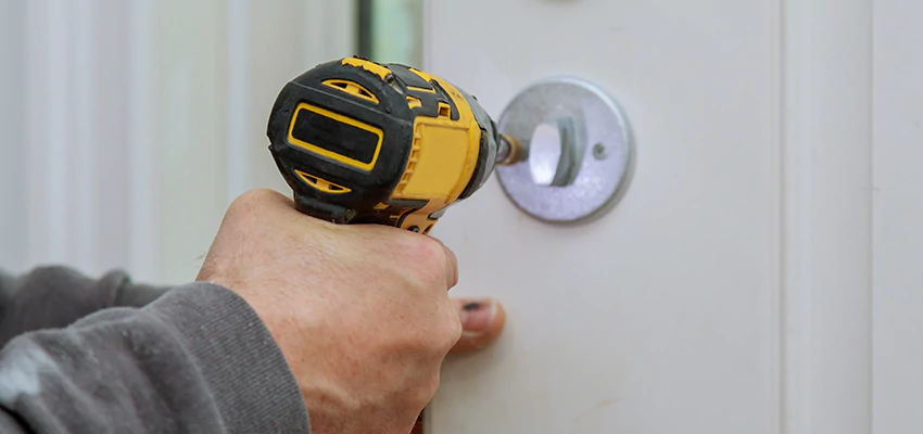 Street Locksmith For Smart Lock Repair in Hayward, CA
